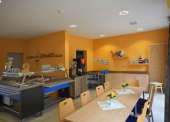 Hostel Djh Waren - Müritz *